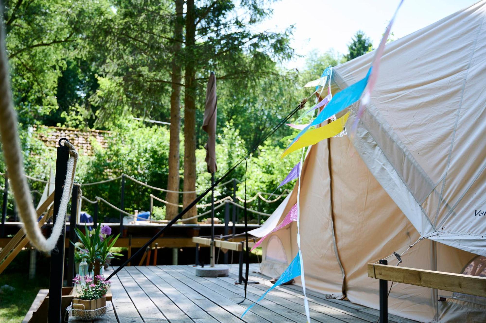 Baumschiffhotel Am Waldbad Campingplatz