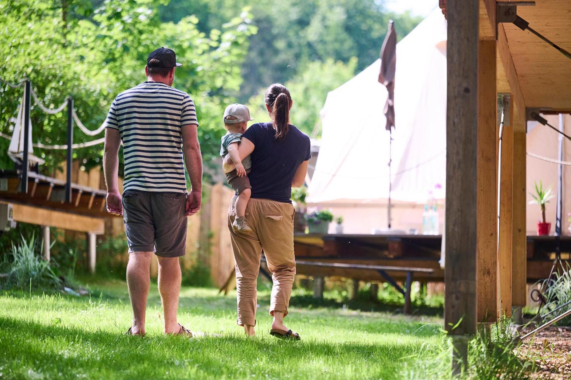 Baumschiffhotel Am Waldbad Campingplatz *